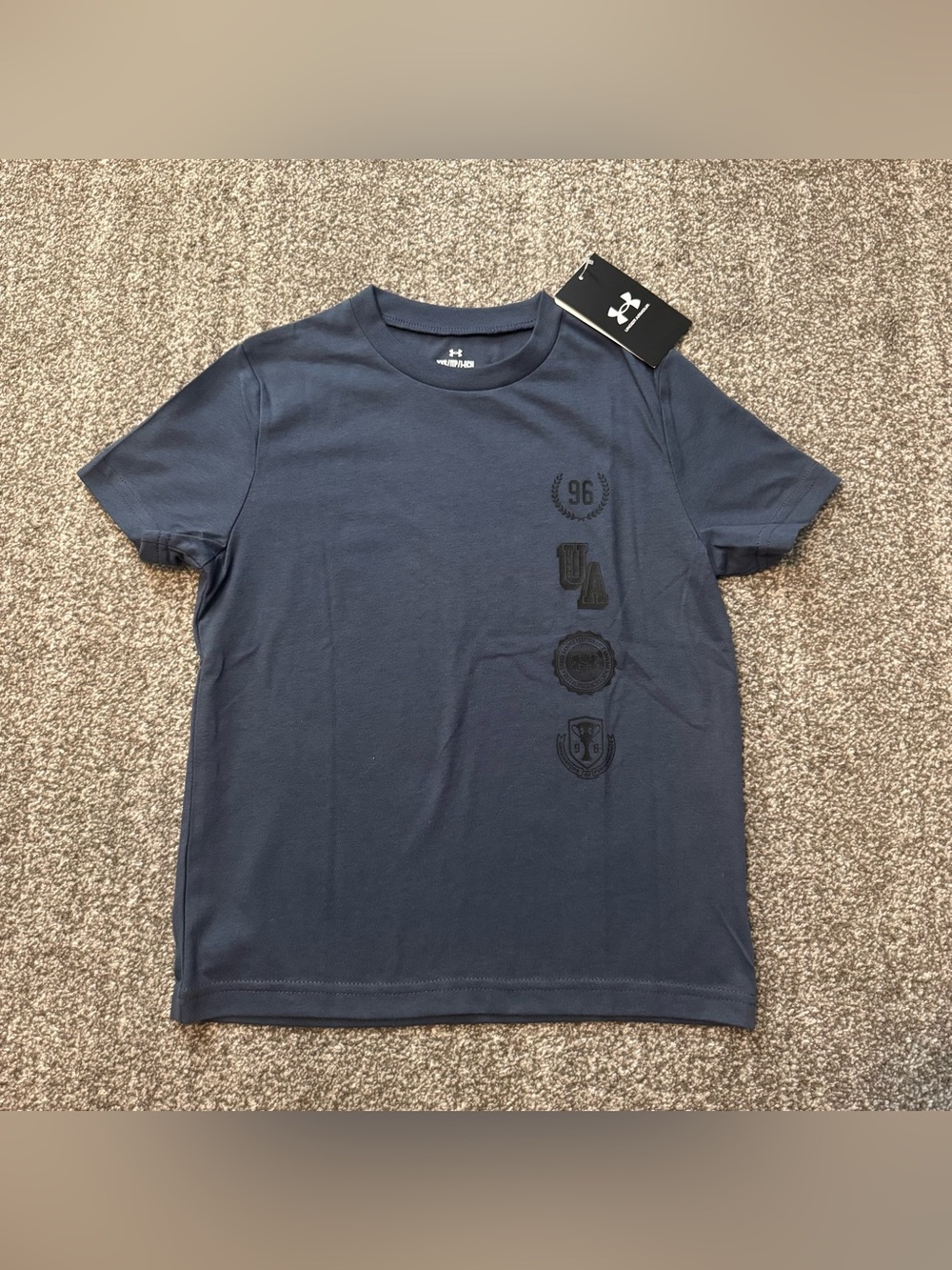 *NWT* Under Armour College Crest T Shirt
